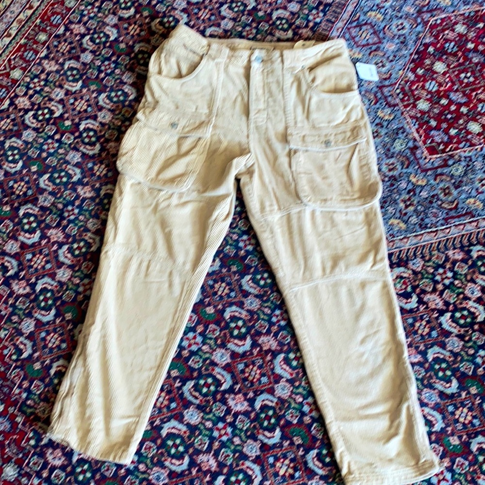 Free People We the Free. Beige corduroy slouch pants  fashion and roomy pockets